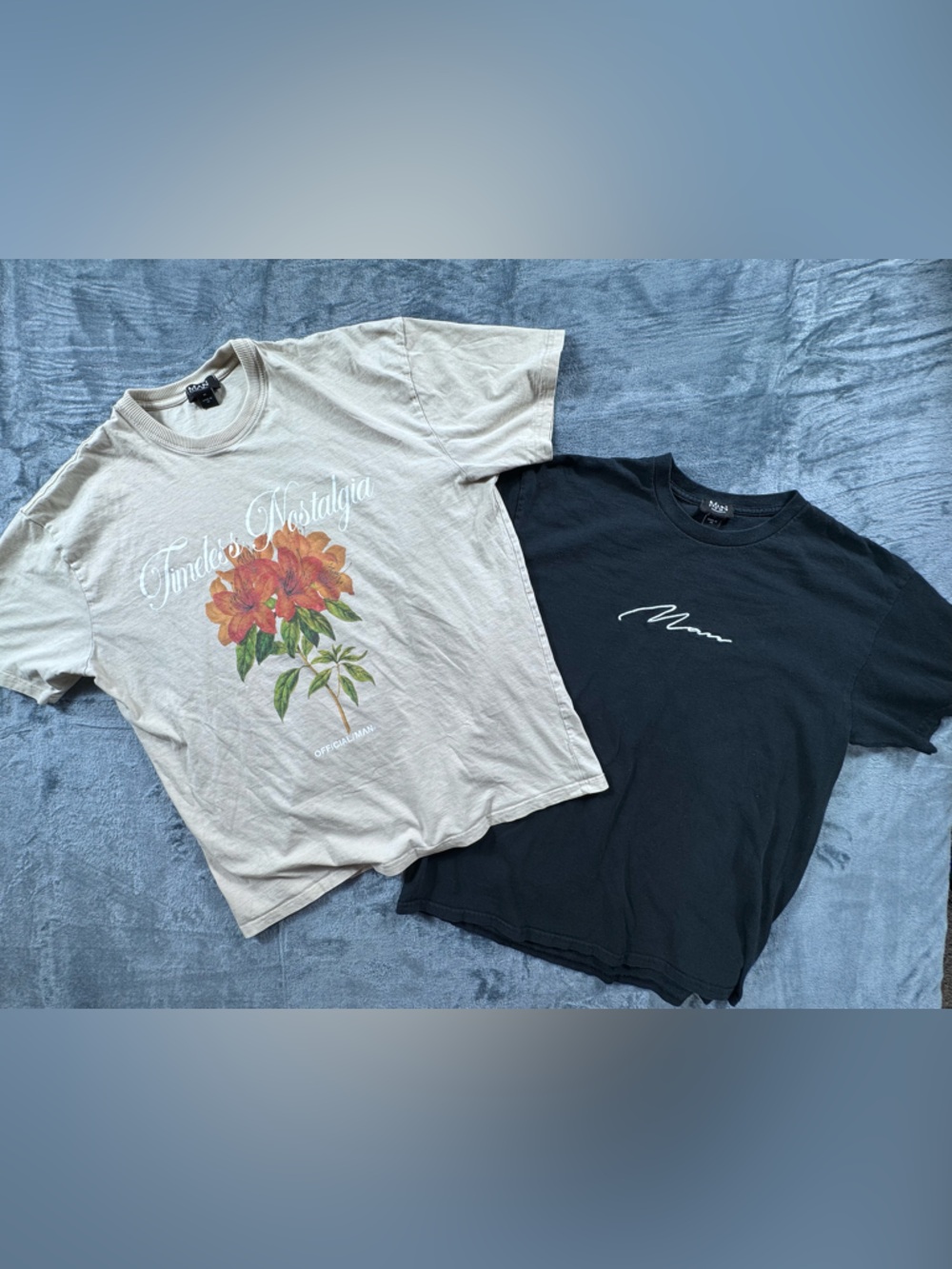 BoohooMAN 2pc Bundle Beige Floral Graphic Tee + Black Script Tee Size M